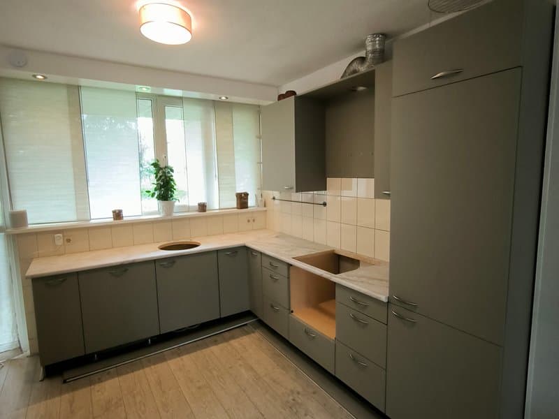 Kleine keuken wrappen: slimme ideeën en voorbeelden